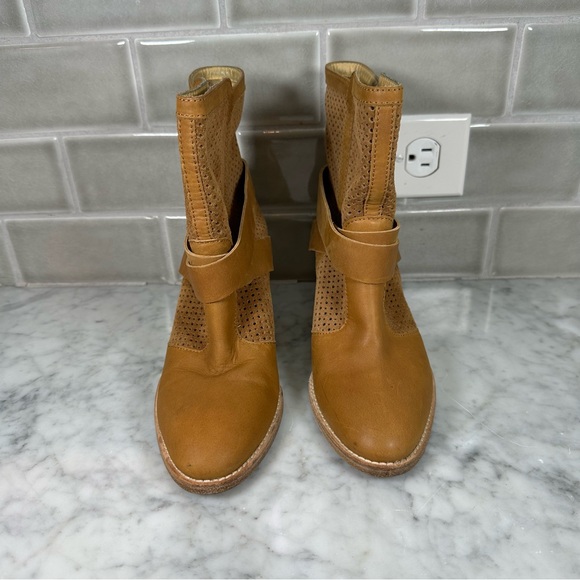 Aquatalia By Marvin K. Fawn Leather Bootie Brown Size 6.5 Made in Italy Boots - Picture 2 of 14